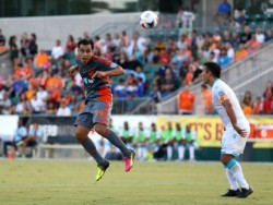 Omar Bravo podría regresar a Chivas