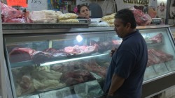 Comerciantes esperan repunte de ventas de productos para la cena de fin de año