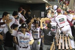 Tomateros contra Naranjeros en el primer playoffs