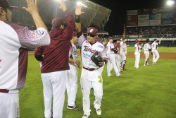 Tomateros toma ventaja en la serie ante Naranjeros