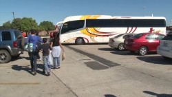 Buen número de camiones Charters se dejan ver en la ciudad