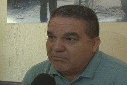 Adolfo Elías sale de los Caballeros