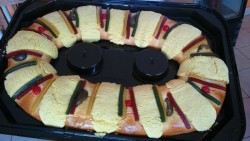 Elaboran Roscas de Reyes para sostener sus tratamientos