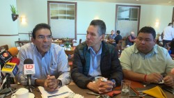 Gasolinazo es por tantos impuestos: López Brito