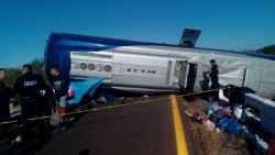 Vuelca camión de pasajeros en los limites de Sinaloa y Sonora