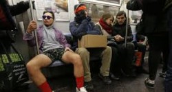 Hoy en Nueva York el evento anual “No Pants Subway Ride”,