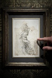 Francia con la intención de quedarse con dibujo de Da Vinci
