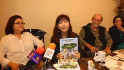 Reparten revistas informativas para el cuidado del agua
