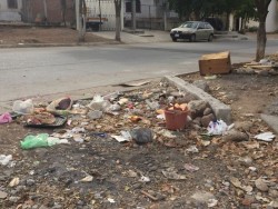 Basura alrededor de primaria