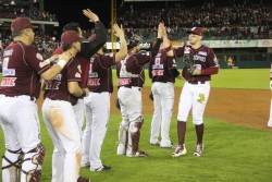 Tomateros reacciona y empata la serie a Cañeros