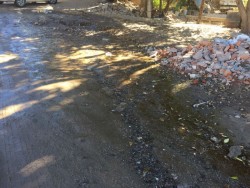 Fuga de agua por calle Cerro de Efraín