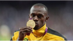 Quitan a Usain Bolt una medalla de oro olímpica