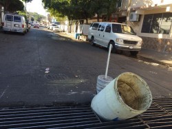 Sin una parte de rejilla alcantarilla de la Guerrero