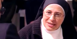 Monja no piensa que la Virgen María haya sido en realidad virgen