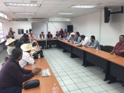 Acuerdan productores guardar el frijol en espera de mejores precios
