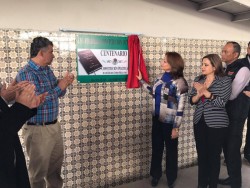 Develan placa conmemorativa por aniversario de la Constitución Mexicana