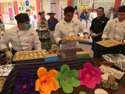 Exponen platillos típicos de Mazatlán al Secretario de Turismo Federal