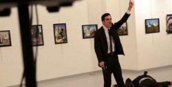 Foto del asesino de embajador ruso gana el World Press Photo