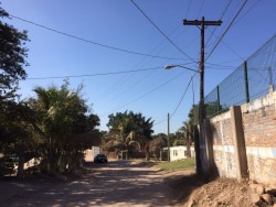 Sigue sin funcionar lámpara de calle principal en La Higuerita