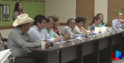 Pide que se informe la fecha y temas que se abordarán en las sesiones de Cabildo