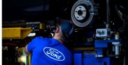 Ford se mantiene en México