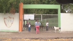 Escuela de El Tamarindo no es de tiempo completo y exigen a niños cumplir con horario extendido