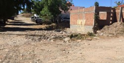 Piden que raspen  la  calle Alberto Román