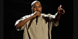 Aparece Kanye West 'crucificado'  en pleno Hollywood