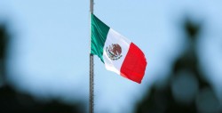 EPN se suma a iniciativa ciudadana de portar bandera en redes sociales