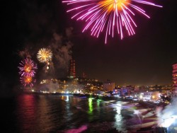 Revisan con detalle a catamaranes de Mazatlán