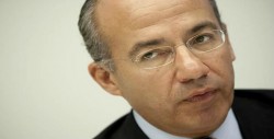 Calderón dona pensión de $205 mil al mes