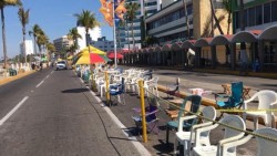 Se instalan para disfrutar del segundo desfile del carnaval