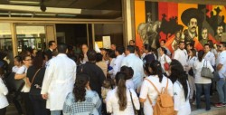 Exigen médicos de contrato ser basificados