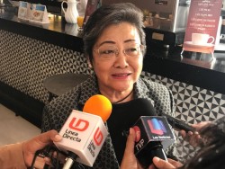 Con el sueldo de regidora compra carro recolector de basura