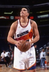 Hoy se cumplen 20 años del debut de Horacio Llamas en la NBA