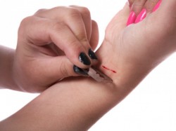 Suicido y cutting;  graves problemas sociales