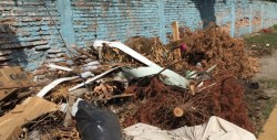 Se acumula basura en barda de Dirección de Tránsito Municipal