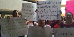 Exigen el pago de cinco quincenas retrasadas