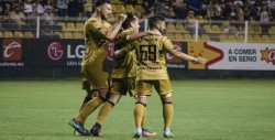 Dorados mantiene el superliderato al ganar 2-0 a Cafetaleros