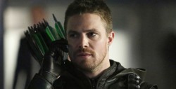 Actor de Arrow recibe una increíble propuesta de matrimonio