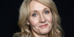 La escritora J.K. Rowling anunció el nombre de su cuarta novela