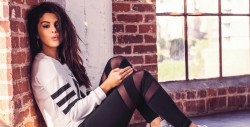 Selena Gomez confiesa asistir a terapias por su adicción a instagram