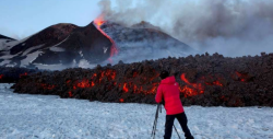 Erupción del volcán Etna sorprendió con una gran explosión