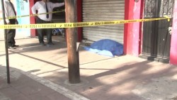 Afuera de un negocio de la Juan Carrasco quedó muerto