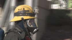 Cumple Ayuntamiento con entrega de recursos a Bomberos