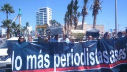 Realizan marcha periodistas Mazatlecos