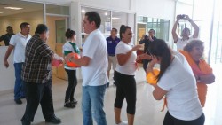 Realizan ejercicio y comen saludable