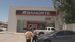 Asaltan un banco frente a la casa de gobierno