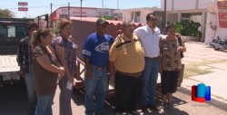 Entrega Diputado láminas a bajo costo