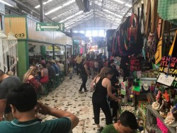 Turistas saturan el Mercado "Pino Suárez"